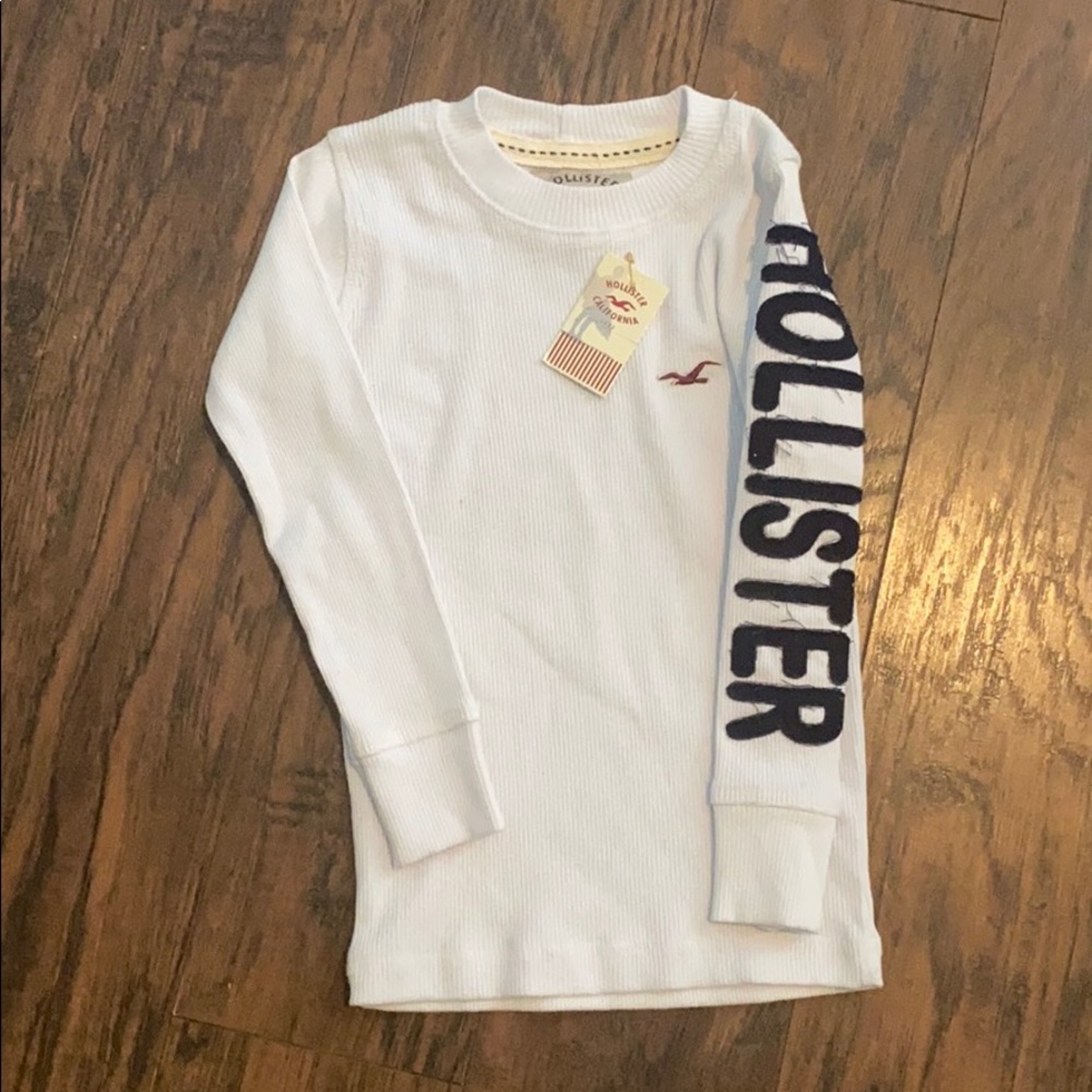 2T boys or girls long sleeve Hollister shirt